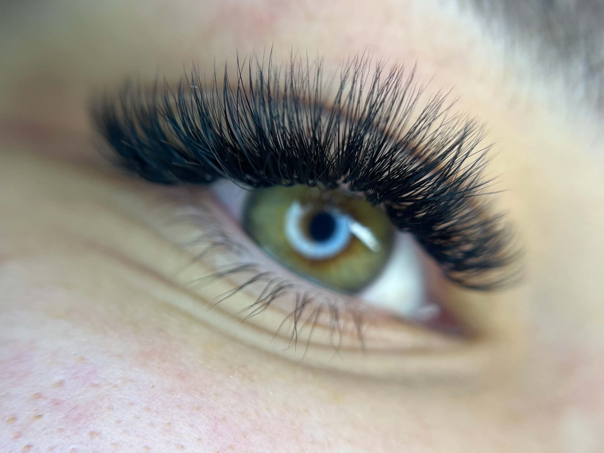Volume lashes